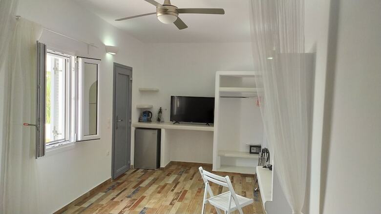Hotel Alexandros Village