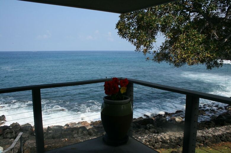 Kona Bay Seaclusion Oceanfront By Redawning