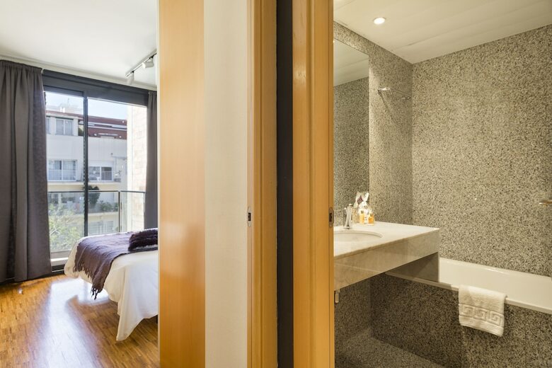 My Space Barcelona Executive Apartments Center
