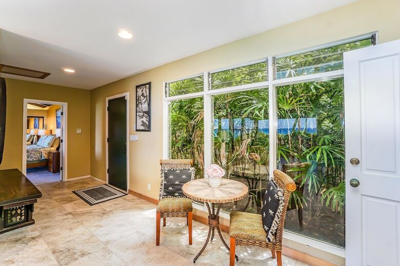 Hale Huna Kai Oceanfront By Redawning