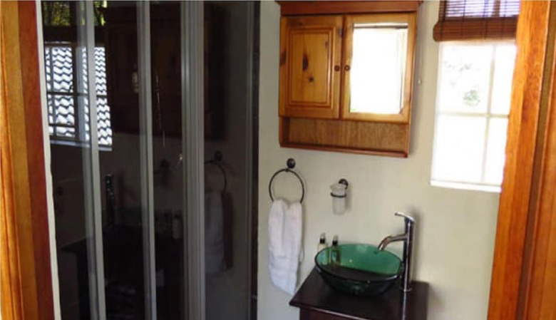 Hotel 8 Landsdowne Bed And Breakfast
