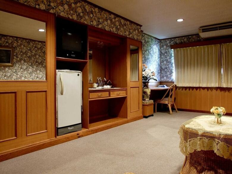 Sakol Grand Palace Hotel