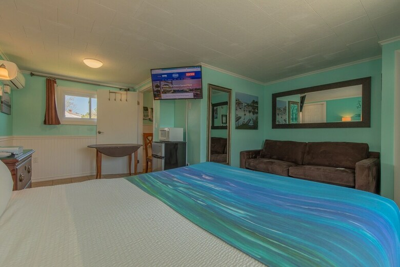Hotel Footbridge Beach Motel