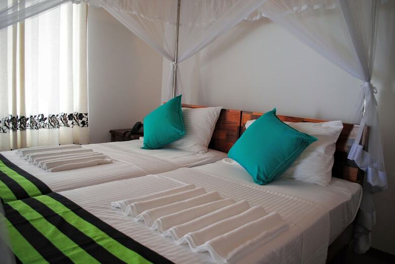 Miura Dutch Edge Hotel