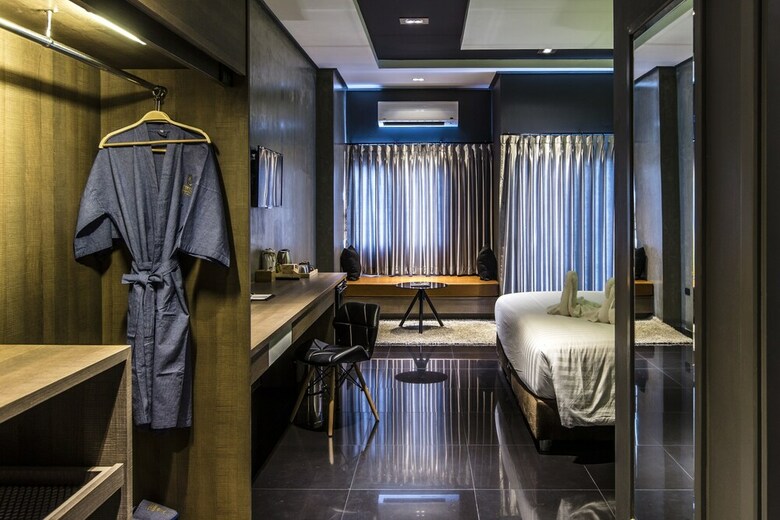 Cresco Hotel Buriram