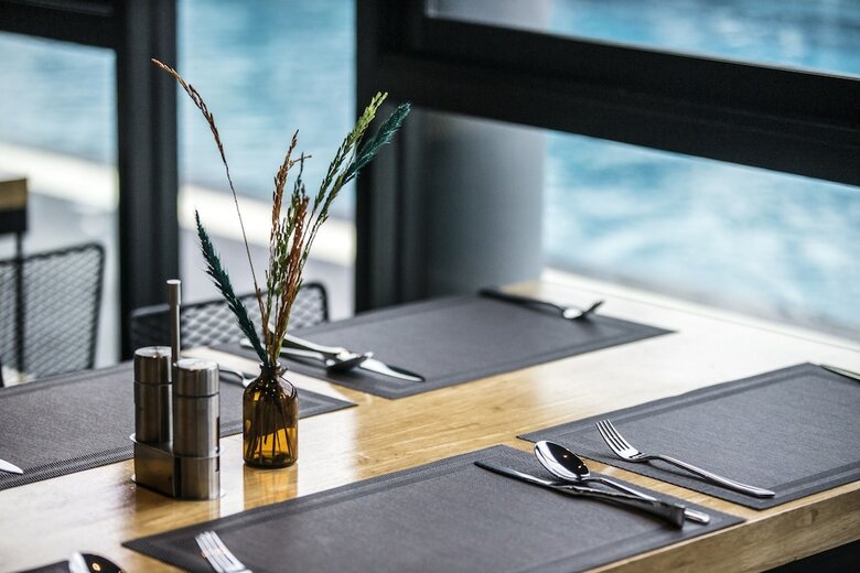 Cresco Hotel Buriram