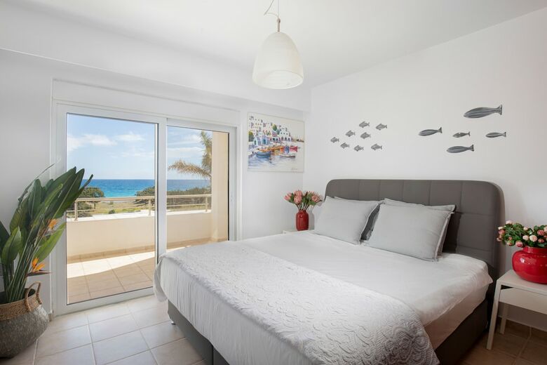 Antonoglou Beach Villas, Gennadi