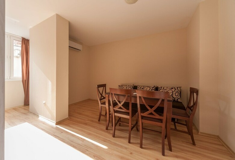 Roel Residence Apartments