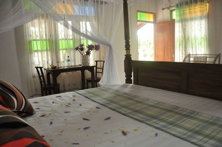 Hotel Crescent Resort
