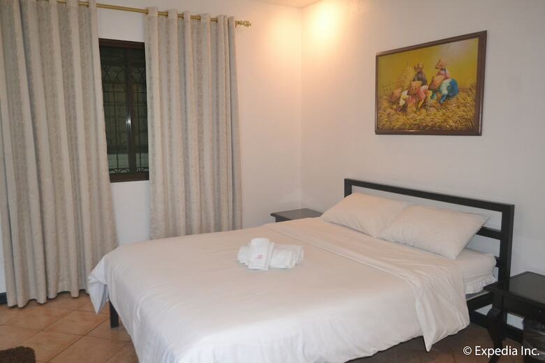 Hotel Apartelle Royal