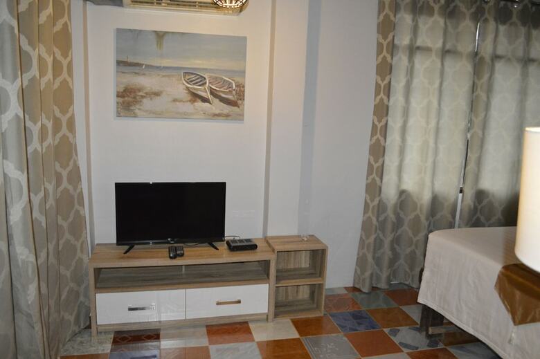 Hostal Baan Thai Homestay By Bgb Villas - Hostel
