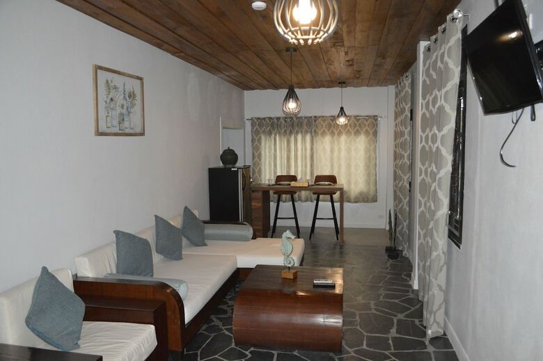 Hostal Baan Thai Homestay By Bgb Villas - Hostel