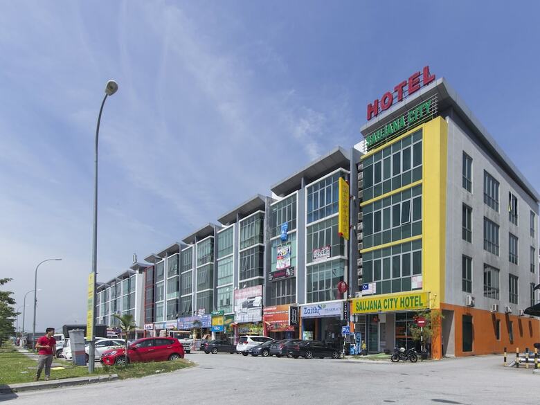 Oyes Saujana City Hotel