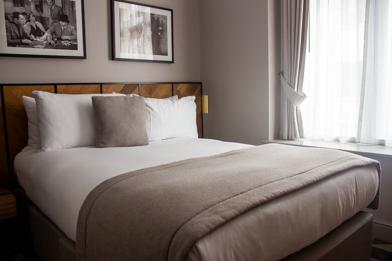 Victory House London Hotel