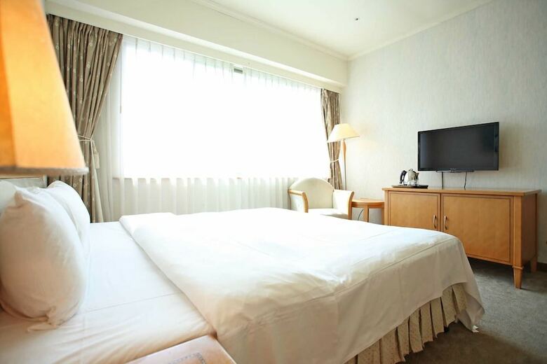 The Koos Hotel