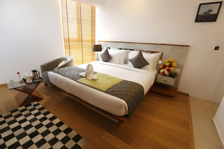 Hotel Shivas Gateway Airport Road