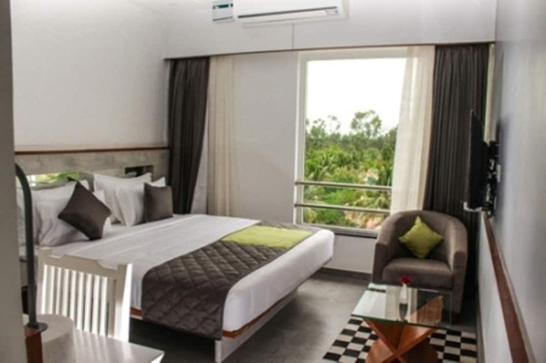 Hotel Shivas Gateway Airport Road