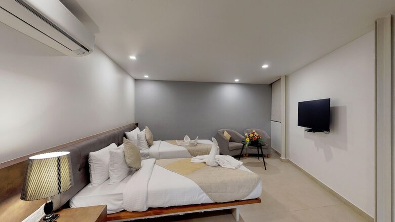 Hotel Shivas Gateway Airport Road