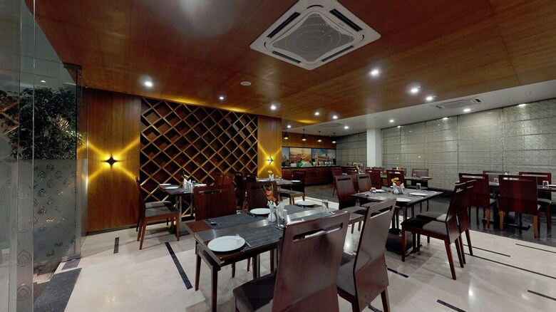Hotel Shivas Gateway Airport Road