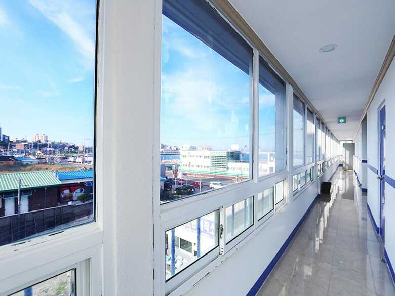 Hotel James Blue Guesthouse - Hostel