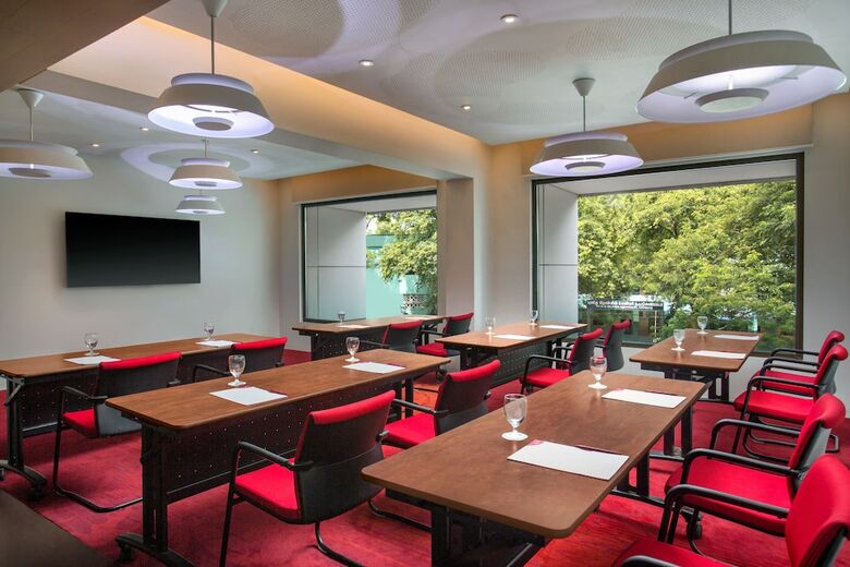 Hotel Crowne Plaza Chennai Adyar Park