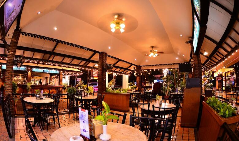 Hotel Silom Village Inn