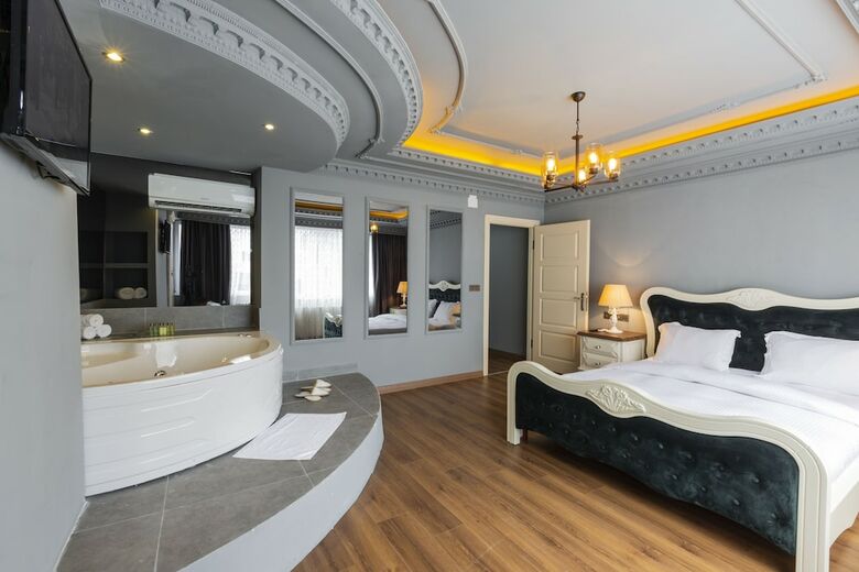 Real King Residence Hotel