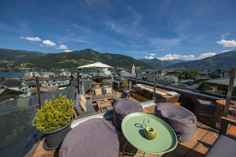 Two Timez Boutique Hotel