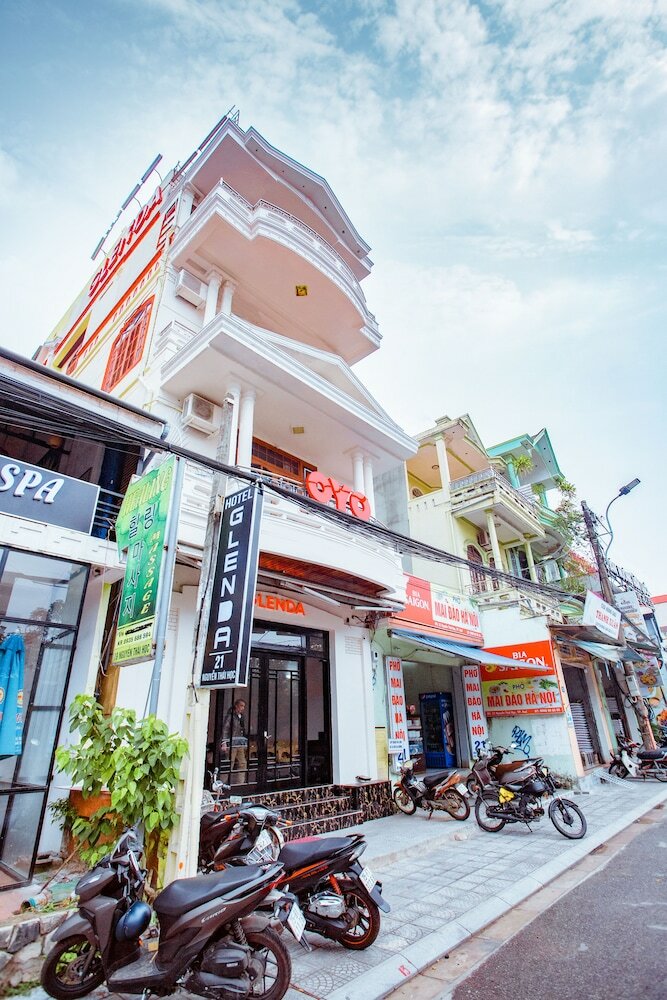 Oyo 720 Glenda Hotel