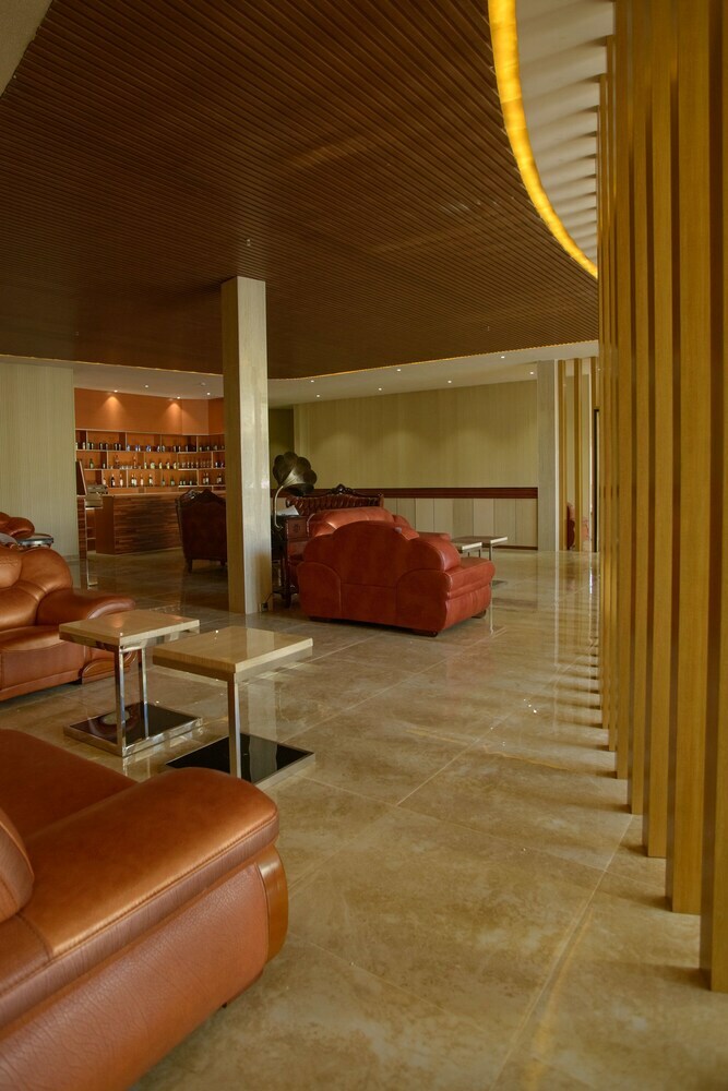 Swiss Lenana Mount Hotel