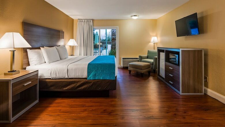 Surestay Plus Hotel By Best Western Sacramento North