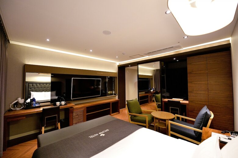Golden Business Hotel