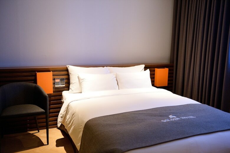 Golden Business Hotel