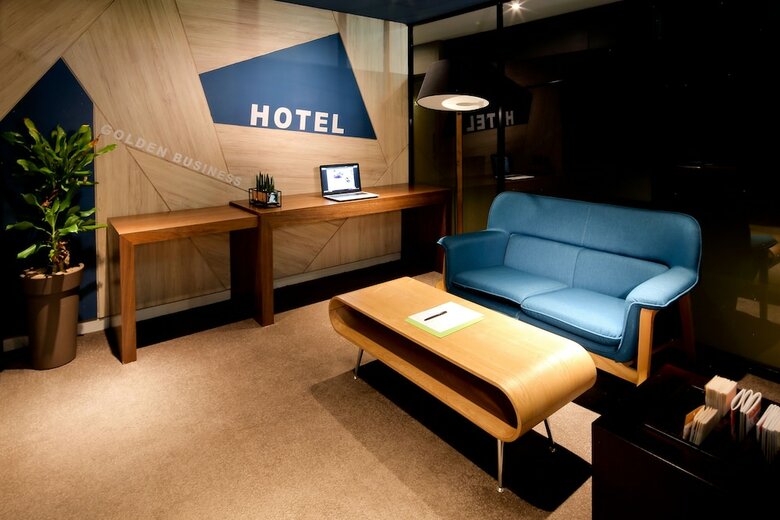 Golden Business Hotel