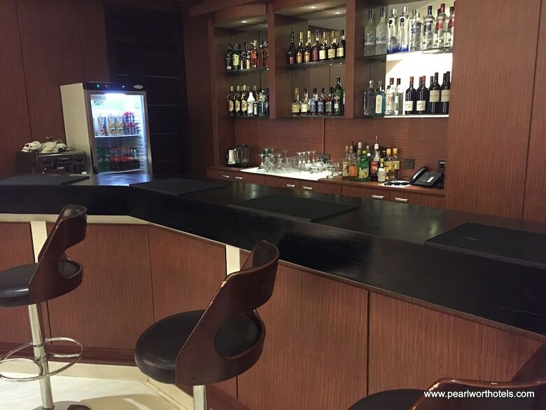 Pearlwort Hotel And Suites