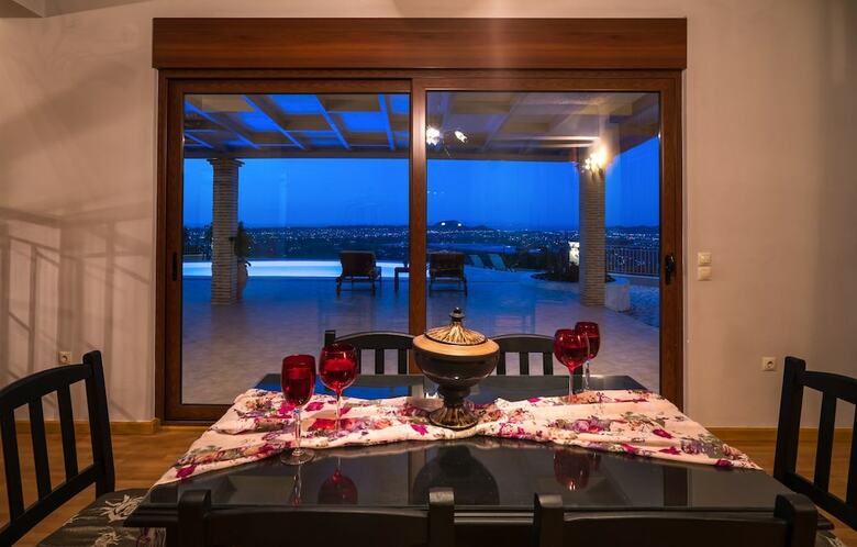 Castelli Luxury Villa