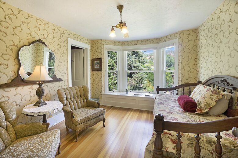 Avenue Hotel Bed & Breakfast