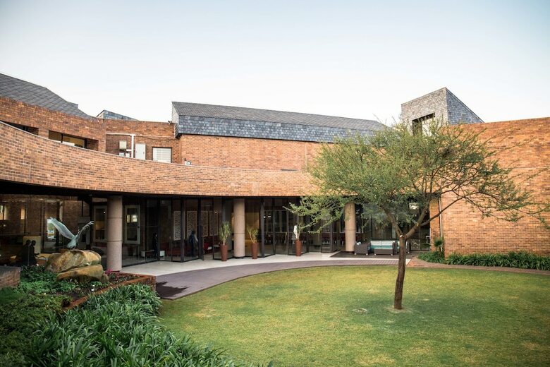 Fnb Conference Centre And Hotel