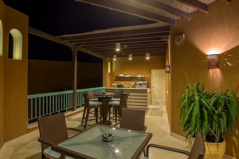 Byoum Lakeside Hotel