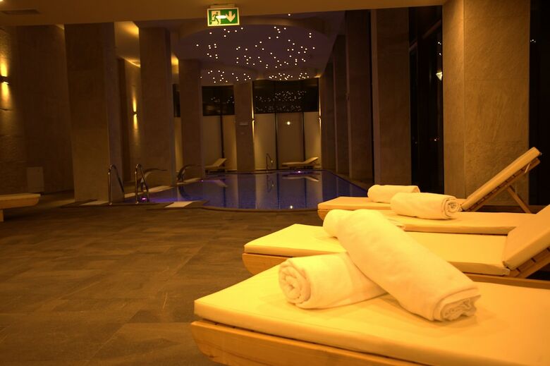 Malak Regency Hotel