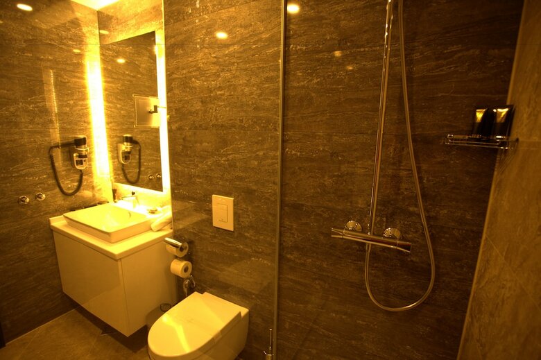 Malak Regency Hotel