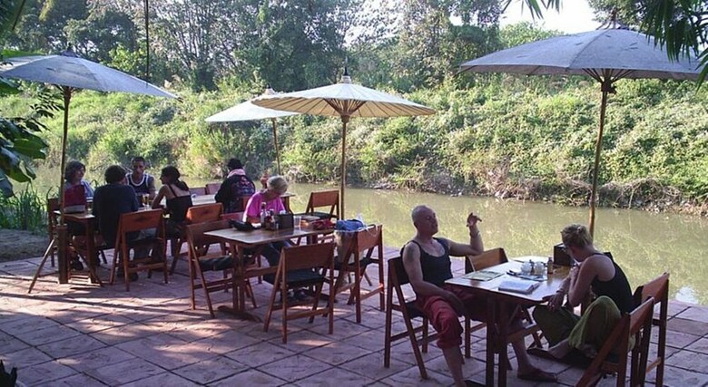 Hotel Akha River House