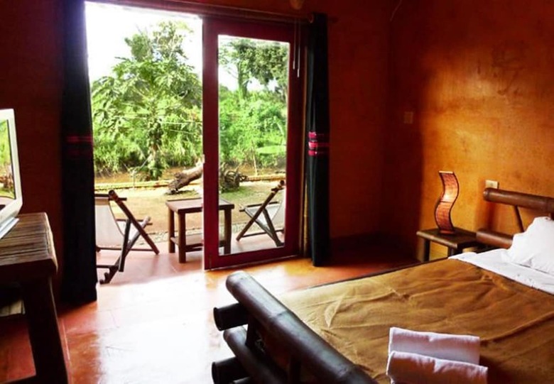 Hotel Akha River House