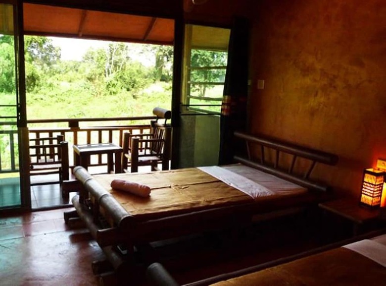 Hotel Akha River House