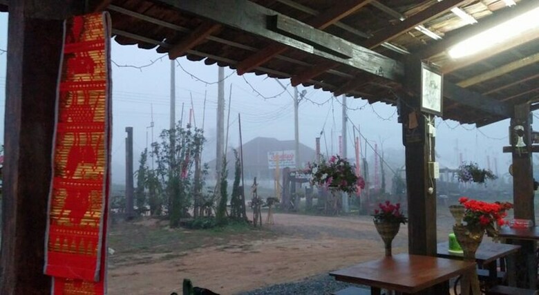 Hotel Heun Baan Rong Khun Resort
