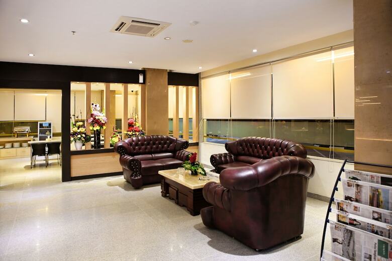 Aviari Hotel