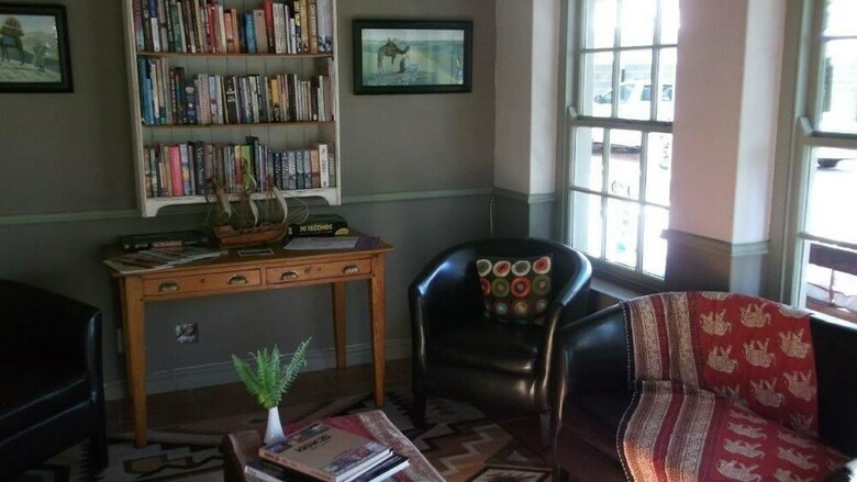 Hotel Housemartin Guest Lodge