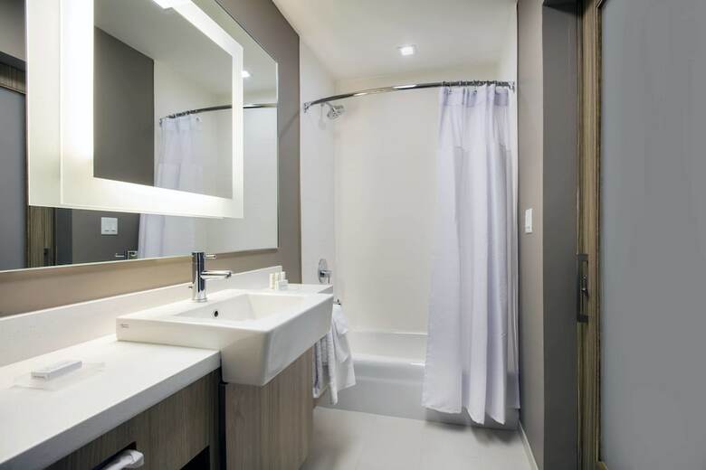 Hotel Springhill Suites By Marriott Miami Doral