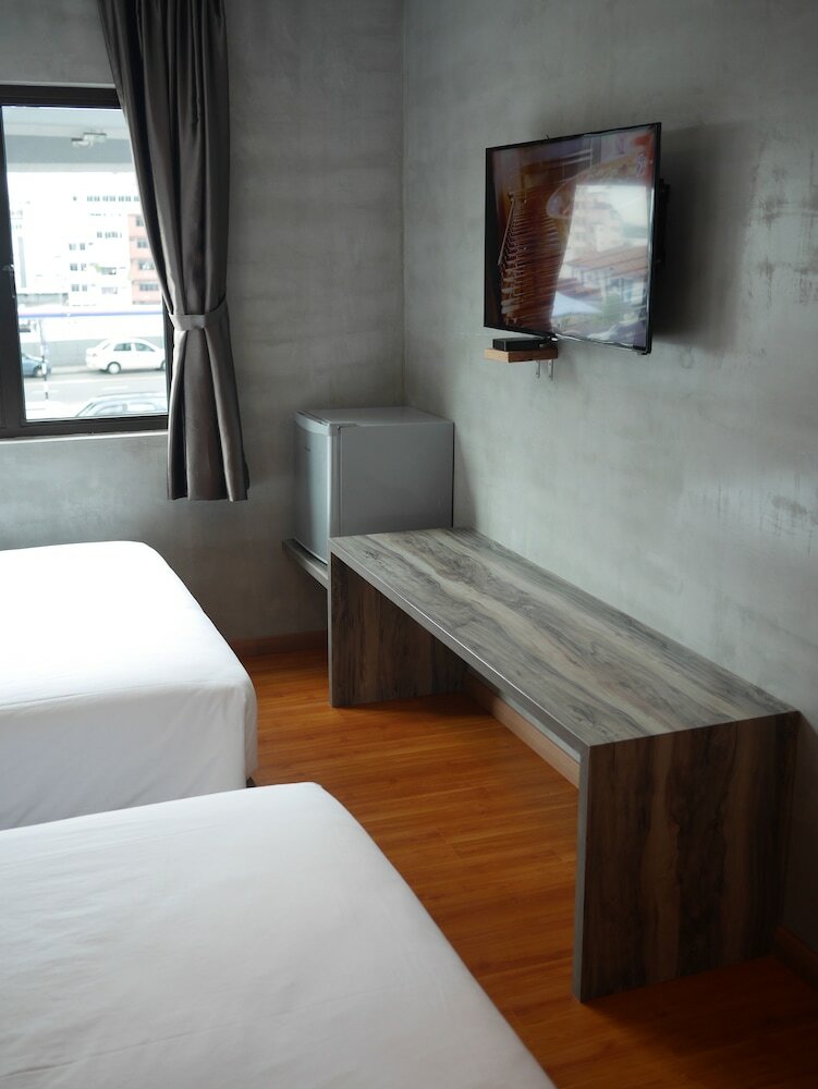 Insta Hotel