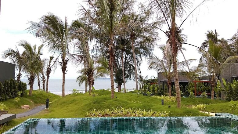 Hotel Seanery Beach Resort